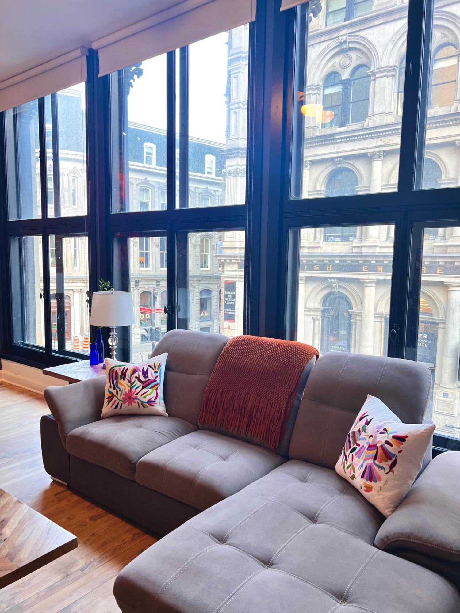 Elegant 3 Bedroom In Old Port - 201 Montreal